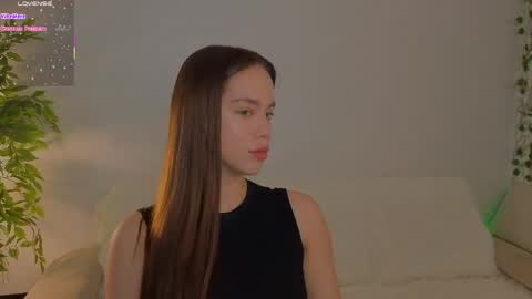 Snapshot of karoledemara chatting on 26, 5, 2026 Molly online show from 26, 5, 2026