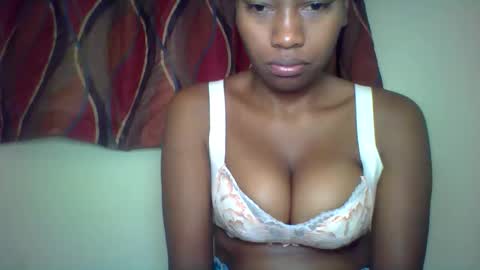 Snapshot of karoliee chatting on 9, 6, 2026 karoliee online show from 9, 6, 2026