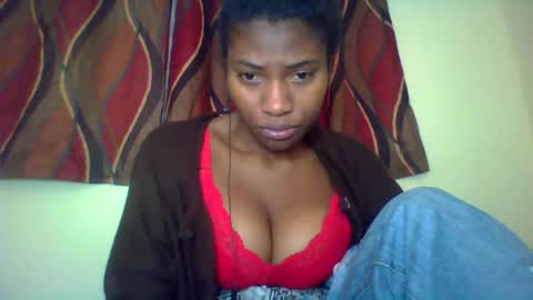 Snapshot of karoliee chatting on 9, 7, 2026 karoliee online show from 9, 7, 2026