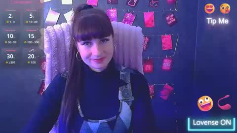 Snapshot of karolina_mia chatting on 16, 11, 2025 Caroline online show from 16, 11, 2025