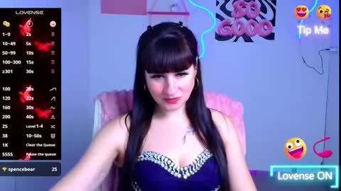 Snapshot of karolina_mia chatting on 3, 12, 2025 Caroline online show from 3, 12, 2025