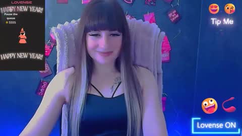 Snapshot of karolina_mia chatting on 4, 5, 2026 Caroline online show from 4, 5, 2026