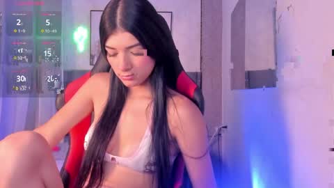 Snapshot of karolina_vince chatting on 24, 4, 2026 Karo online show from 24, 4, 2026