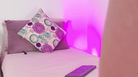 Snapshot of karolinahil chatting on 15, 12, 2025 karolinahill online show from 15, 12, 2025