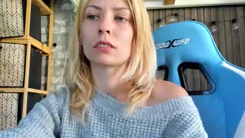 karoline121 online show from 18, 9, 2025