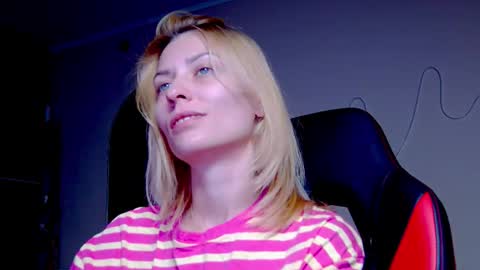 karoline121 online show from 2, 10, 2025