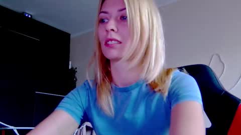 karoline121 online show from 6, 10, 2025