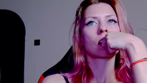 karoline121 online show from 23, 11, 2025