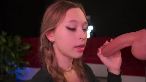 Snapshot of karolinedeep_love chatting on 2, 4, 2026 Caroline online show from 2, 4, 2026