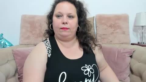 Snapshot of karolinejoyy chatting on 3, 1, 2025 KarolineJoyy online show from 3, 1, 2025