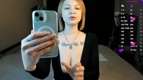 Snapshot of karolineneuer chatting on 7, 4, 2026 karolineneuer online show from 7, 4, 2026