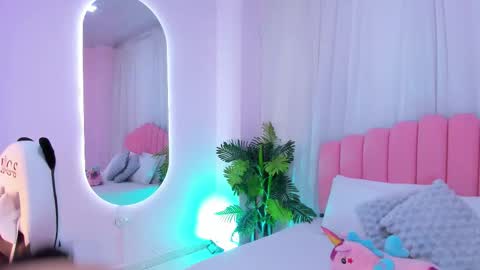 Snapshot of kassandr4_ chatting on 14, 11, 2025 Kassy online show from 14, 11, 2025