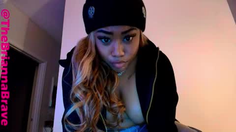 Snapshot of kat2025 chatting on 13, 12, 2025 BriannaBrave online show from 13, 12, 2025