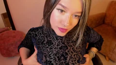 Snapshot of kat_apple chatting on 26, 3, 2026 Alicia online show from 26, 3, 2026