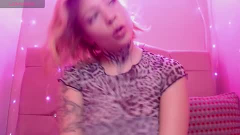 Snapshot of kat_cirice18 chatting on 5, 3, 2025 kat_cirice18 online show from 5, 3, 2025