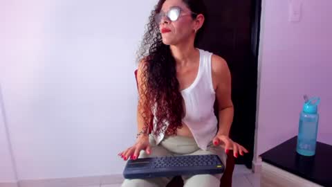 Snapshot of kataleya_saenz1 chatting on 16, 6, 2026 kataleya online show from 16, 6, 2026