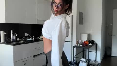 Snapshot of katarasimon chatting on 22, 10, 2025 katarasimon online show from 22, 10, 2025