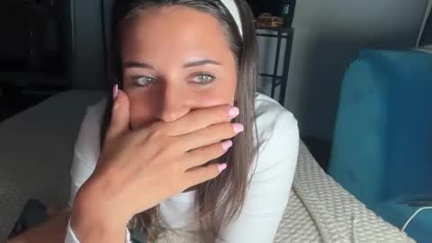 Snapshot of katarasimon chatting on 22, 11, 2025 katarasimon online show from 22, 11, 2025