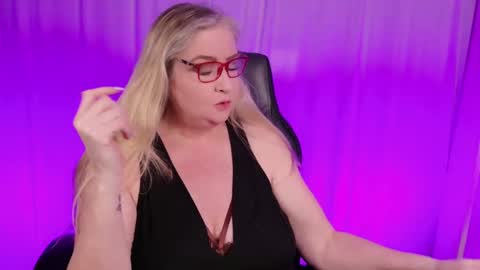 Snapshot of katdsinclair chatting on 8, 2, 2025 Kat D Sinclair online show from 8, 2, 2025