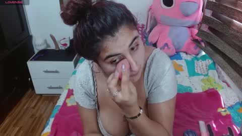 Snapshot of kate_bella chatting on 4, 12, 2024 katerine online show from 4, 12, 2024