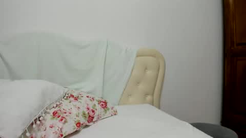 Snapshot of kate_cherry25 chatting on 2, 2, 2025 kate cherry25 online show from 2, 2, 2025