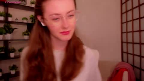Snapshot of kate_cuddle chatting on 18, 5, 2026 Kate online show from 18, 5, 2026