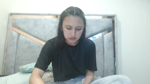 Snapshot of kate_davies chatting on 24, 10, 2025 kate online show from 24, 10, 2025