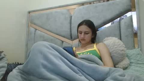 Snapshot of kate_davies chatting on 8, 11, 2025 kate online show from 8, 11, 2025