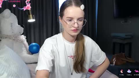 Snapshot of kate_jonson chatting on 29, 7, 2026 .Be kind and gentle with me and I will do my best for you. online show from 29, 7, 2026