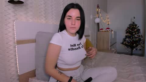 Snapshot of kate_ree_ chatting on 4, 1, 2025 KATE online show from 4, 1, 2025