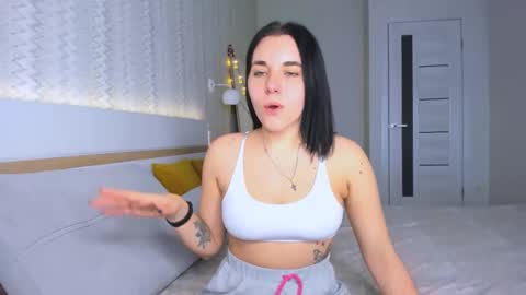 Snapshot of kate_ree_ chatting on 24, 1, 2025 KATE online show from 24, 1, 2025