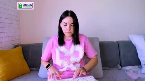 Snapshot of kate_ree_ chatting on 15, 9, 2025 KATE online show from 15, 9, 2025