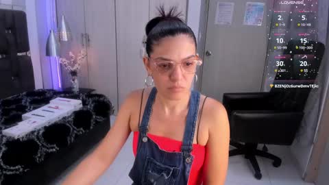 Snapshot of kate_roose chatting on 9, 3, 2025 kate_roose online show from 9, 3, 2025