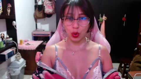 Kateeen18 online show from 27, 7, 2026