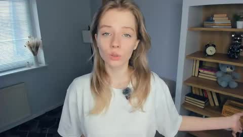 Snapshot of katemossse chatting on 27, 4, 2026 my name is Kate online show from 27, 4, 2026