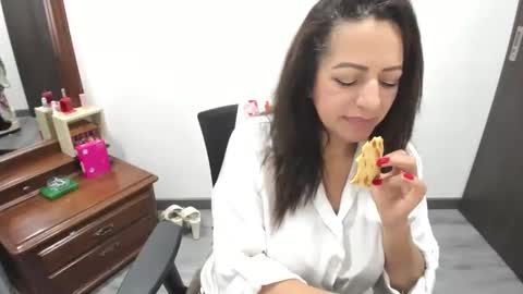 Snapshot of katerinamilf_ chatting on 30, 3, 2026 kata online show from 30, 3, 2026