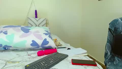 Snapshot of katerineleon chatting on 16, 7, 2026 katerineleon online show from 16, 7, 2026