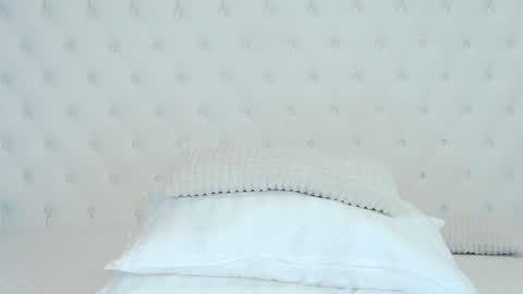 Kate Stars online show from 5, 3, 2025