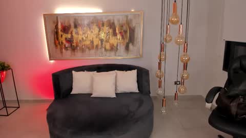 K A T E  online show from 18, 12, 2025