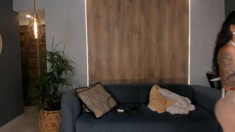 Snapshot of katesunder chatting on 5, 4, 2026 K A T E online show from 5, 4, 2026