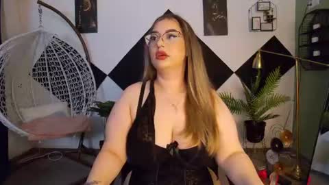 Snapshot of katewalker_ chatting on 11, 7, 2026 Kate online show from 11, 7, 2026