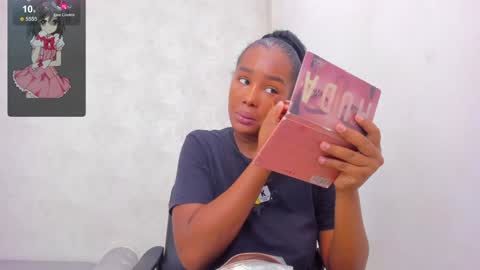 Snapshot of katherin_cruzz chatting on 17, 12, 2024 katherin online show from 17, 12, 2024