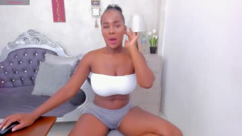 Snapshot of katherin_cruzz chatting on 13, 11, 2025 katherin online show from 13, 11, 2025