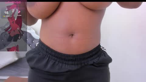 Snapshot of katherin_cruzz chatting on 20, 11, 2025 katherin online show from 20, 11, 2025