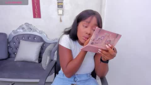 Snapshot of katherin_cruzz chatting on 30, 11, 2025 katherin online show from 30, 11, 2025