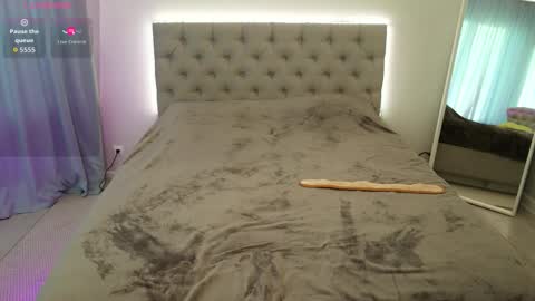 katherinepinke online show from 7, 11, 2025