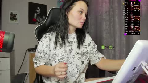 Snapshot of kathiekat chatting on 6, 2, 2025 Kathie online show from 6, 2, 2025