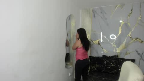 Snapshot of kathina_giraldo chatting on 17, 4, 2026 Paola online show from 17, 4, 2026