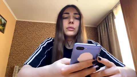 Snapshot of kathyrnramnarase chatting on 27, 3, 2026 Stasy online show from 27, 3, 2026