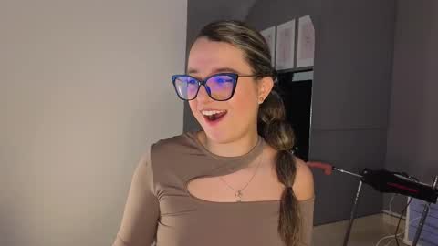 Khaterine online show from 12, 3, 2026